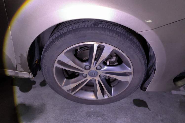 Used Geely Auto Binray 2019 200T DCT Binzhi Edition Right Front Wheel Hub