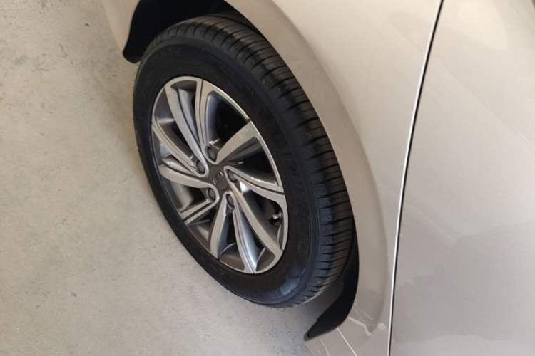 Used Geely Auto Binray 2019 200T DCT Binchi Edition Right Rear Wheel Hub