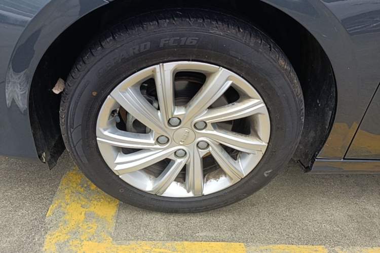 Used Geely Auto Binray 2020 200T DCT Comfort Version Left Front Wheel Hub