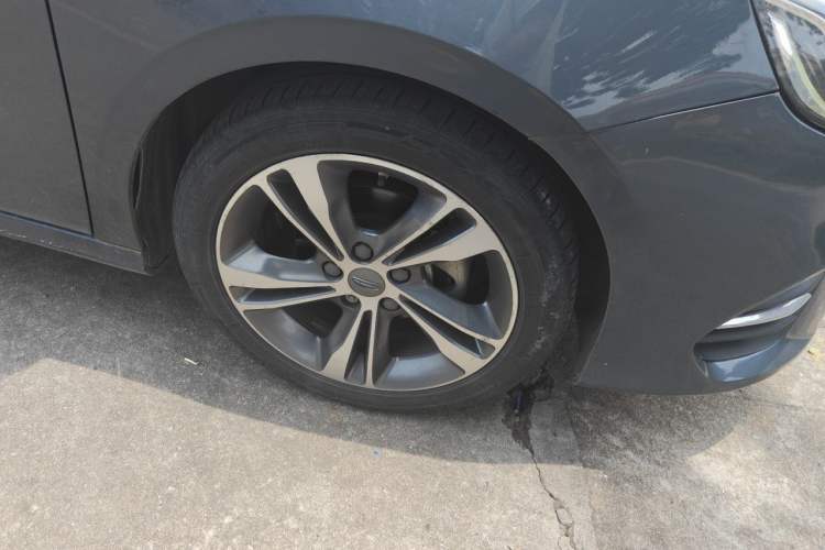 Used Geely Auto Binray 2020 Revised 1.4T CVT Asian Games Edition Right Front Wheel Hub