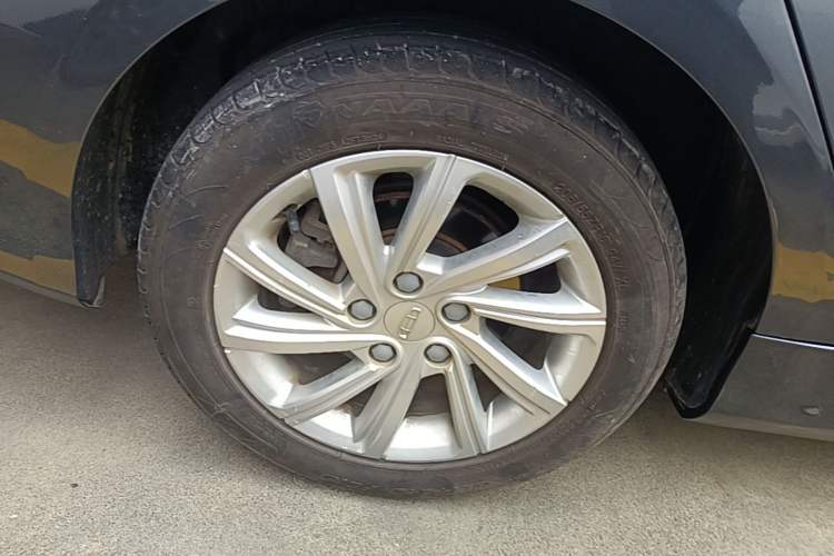 Used Geely Auto Binray 2020 200T DCT Comfort Version Right Rear Wheel Hub