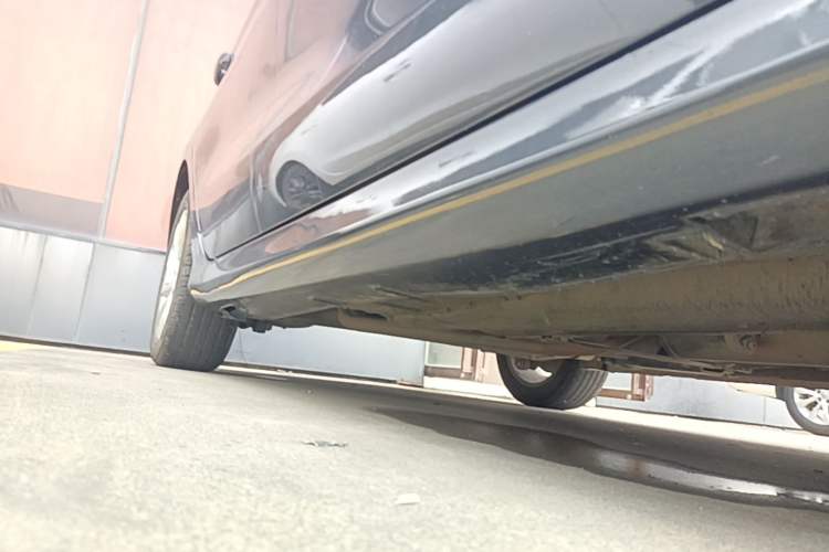 Used Geely Auto Binray 2020 200T DCT Comfort Version Right Side Sill
