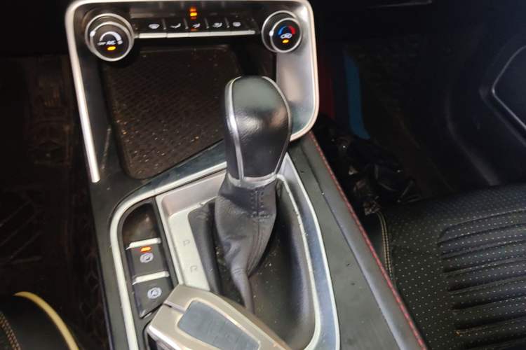 Used Geely Auto Binray 2020 Revised 1.4T CVT Asian Games Edition Gear Lever