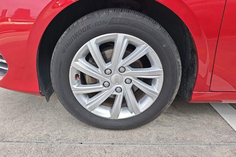 Used Geely Auto Binray 2020 200T DCT Comfort Version Left Front Wheel Hub