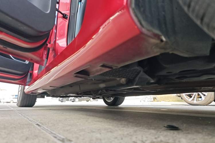 Used Geely Auto Binray 2020 200T DCT Comfort Version Left Side Sill