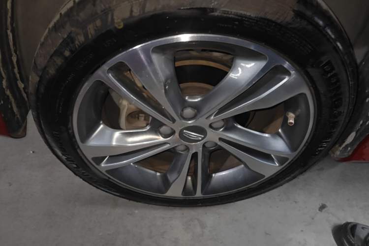 Used Geely Auto Binray 2020 1.4T CVT Asian Games Edition Right Rear Wheel Hub