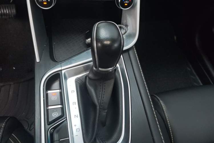 Used Geely Auto Binray 2020 Revised 1.4T CVT Asian Games Edition Gear Lever