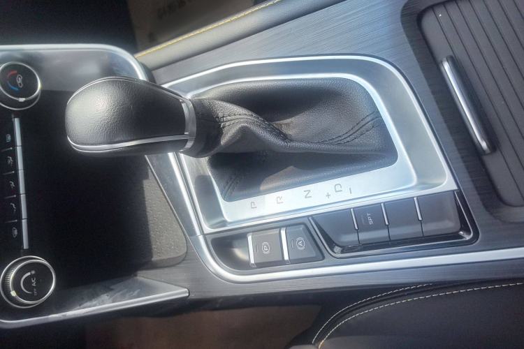 Used Geely Auto Binray 2020 Revised 1.4T CVT Asian Games Edition Gear Lever
