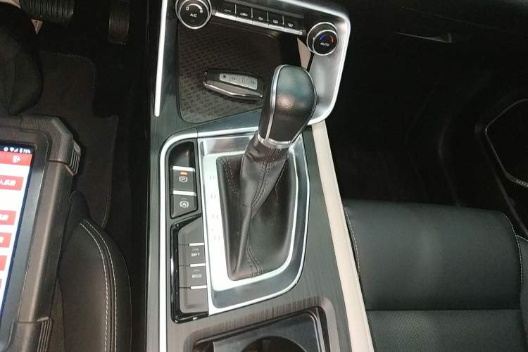 Used Geely Auto Binray 2020 1.4T CVT Asian Games Edition Gear Lever