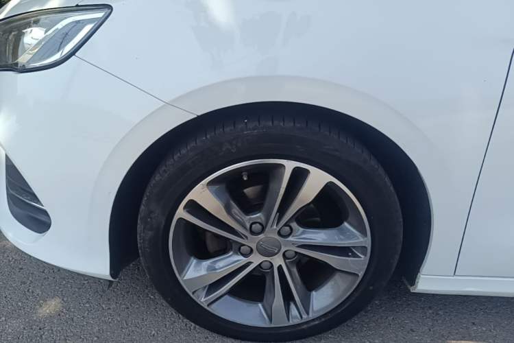 Used Geely Auto Binray 2020 1.4T CVT Asian Games Edition Left Front Wheel Hub