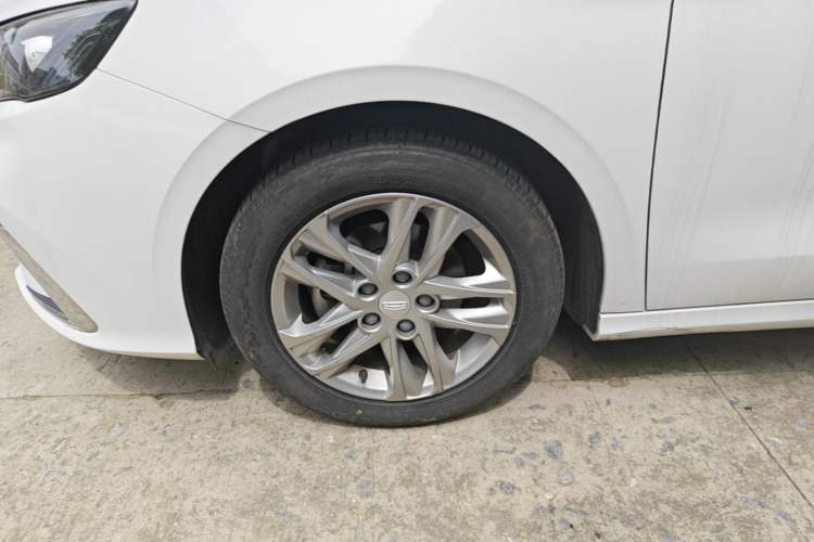 Used Geely Auto Binray 2020 200T DCT Comfort Edition Left Front Wheel Hub