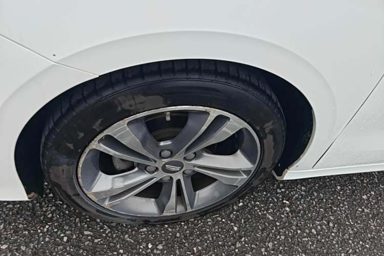 Used Geely Auto Binray 2020 Revised 1.4T CVT Asian Games Edition Left Front Wheel Hub