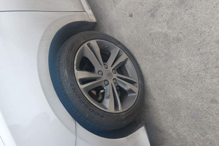 Used Geely Auto Binray 2020 1.4T CVT Asian Games Edition Left Front Wheel Hub
