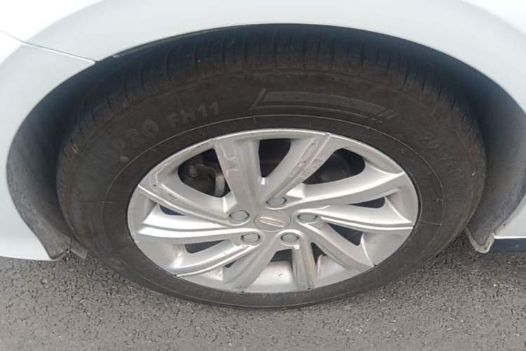 Used Geely Auto Binray 2020 200T DCT Comfort Version Left Front Wheel Hub