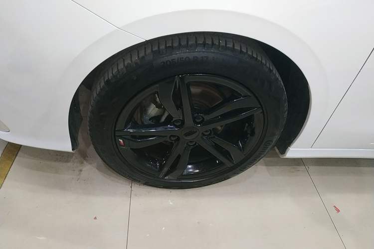Used Geely Auto Binray 2020 1.4T CVT Asian Games Edition Left Front Wheel Hub