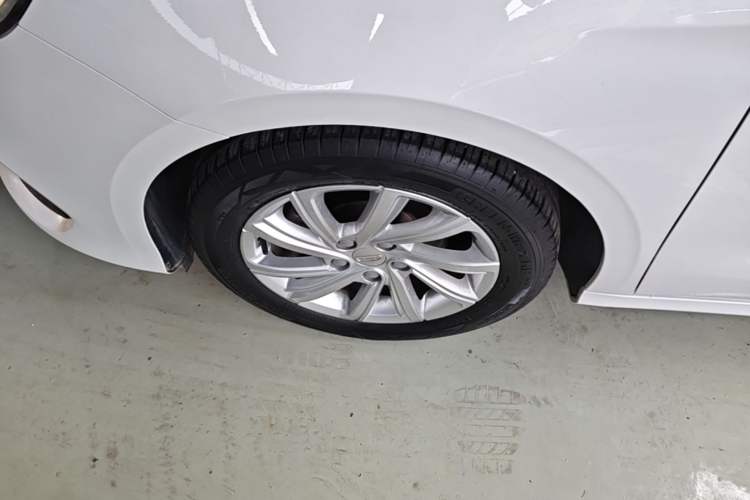 Used Geely Auto Binray 2020 200T DCT Comfort Version Left Front Wheel Hub