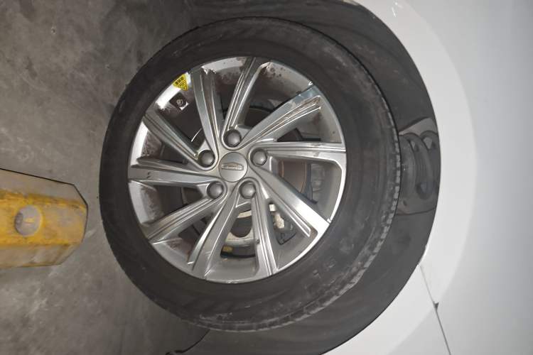 Used Geely Auto Binray 2020 1.4T CVT Luxury Model Right Front Wheel Hub