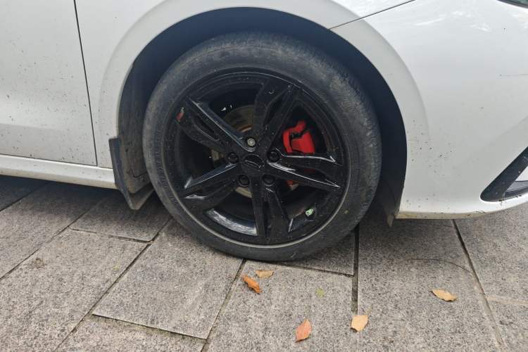 Used Geely Auto Binray 2020 1.4T CVT Asian Games Edition Right Front Wheel Hub