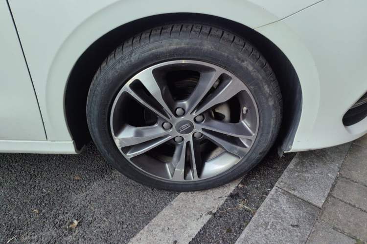 Used Geely Auto Binray 2020 1.4T CVT Asian Games Edition Right Front Wheel Hub