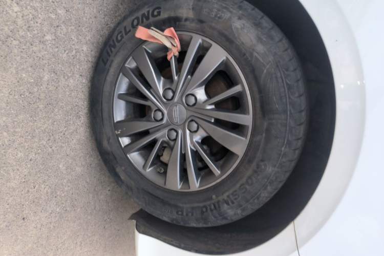 Used Geely Auto Binray 2020 200T Manual Comfort Version Right Front Wheel Hub