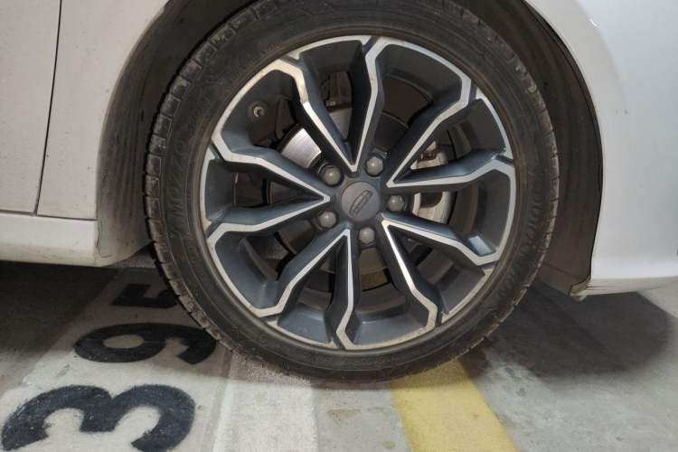 Used Geely Auto Binray 2020 Revised 1.4T CVT Asian Games Edition Right Front Wheel Hub