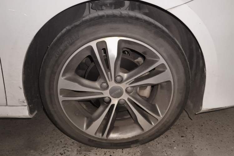 Used Geely Auto Binray 2020 Revised 1.4T CVT Asian Games Edition Right Front Wheel Hub