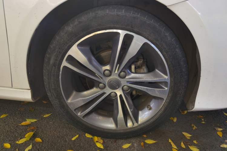 Used Geely Auto Binray 2020 Revised 1.4T CVT Asian Games Edition Right Front Wheel Hub