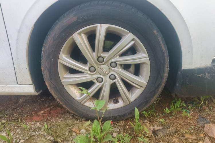Used Geely Auto Binray 2020 1.4T CVT Luxury Model Right Front Wheel Hub