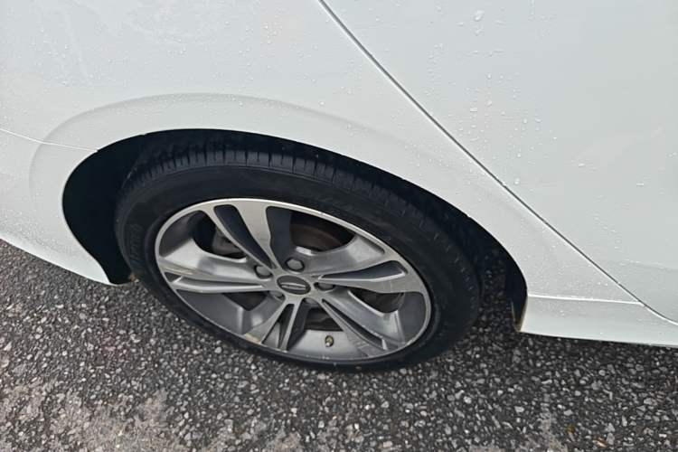 Used Geely Auto Binray 2020 Revised 1.4T CVT Asian Games Edition Right Rear Wheel Hub