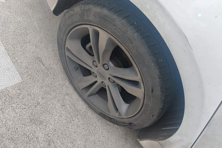 Used Geely Auto Binray 2020 1.4T CVT Asian Games Edition Right Rear Wheel Hub