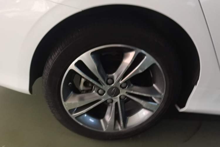 Used Geely Auto Binray 2020 1.4T CVT Asian Games Edition Right Rear Wheel Hub