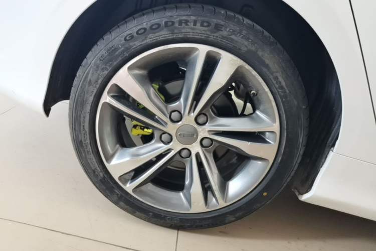 Used Geely Auto Binray 2020 1.4T CVT Asian Games Edition Right Rear Wheel Hub