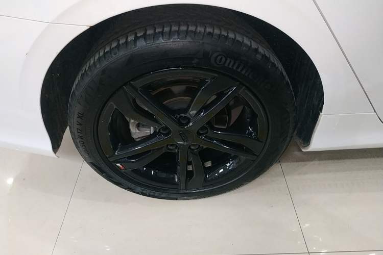 Used Geely Auto Binray 2020 1.4T CVT Asian Games Edition Right Rear Wheel Hub