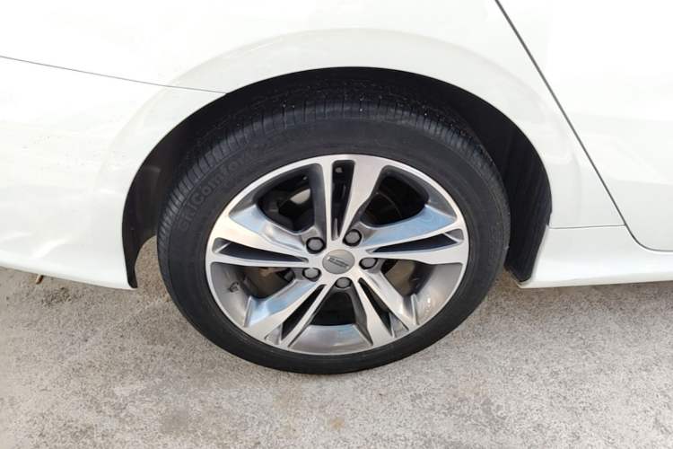 Used Geely Auto Binray 2020 1.4T CVT Asian Games Edition Right Rear Wheel Hub