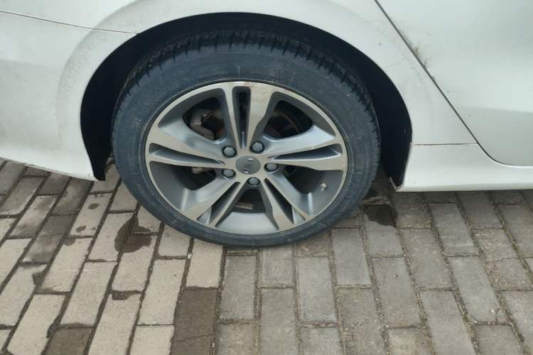 Used Geely Auto Binray 2020 1.4T CVT Asian Games Edition Right Rear Wheel Hub