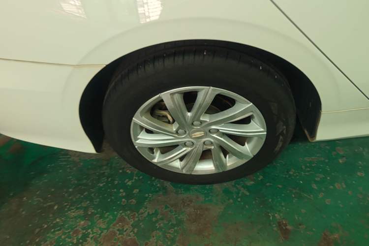 Used Geely Auto Binray 2020 200T DCT Comfort Version Right Rear Wheel Hub
