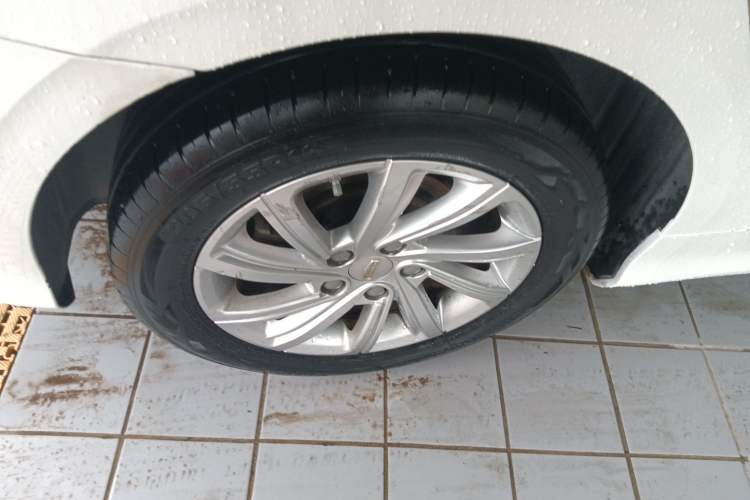 Used Geely Auto Binray 2020 200T DCT Comfort Version Right Rear Wheel Hub