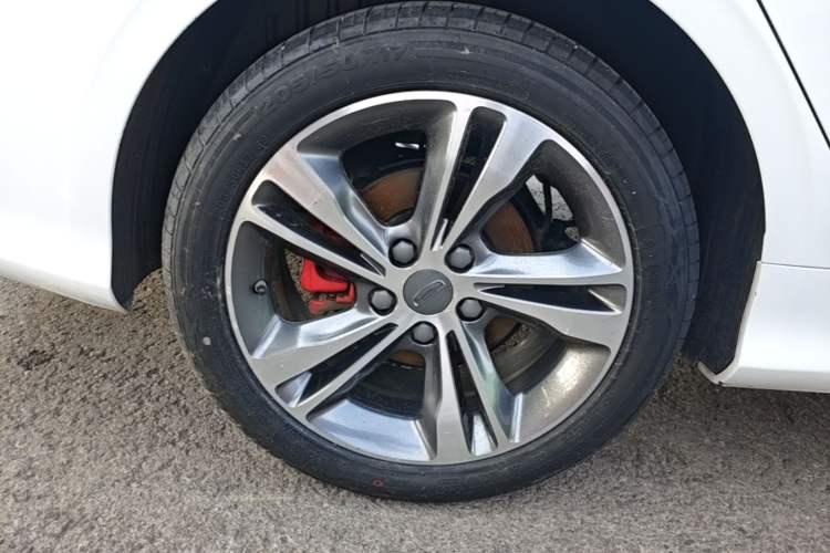 Used Geely Auto Binray 2020 1.4T CVT Asian Games Edition Right Rear Wheel Hub