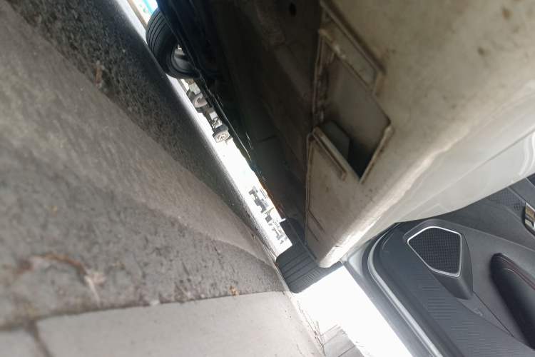 Used Geely Auto Binray 2020 Revised 1.4T CVT Asian Games Edition Right Side Sill