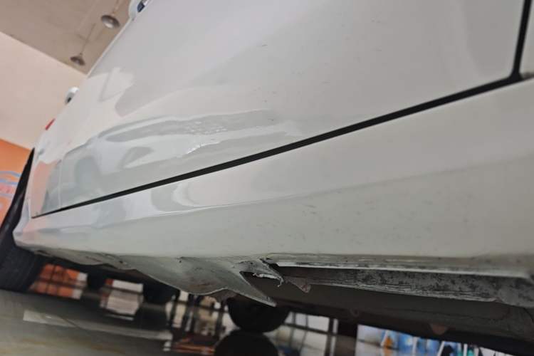 Used Geely Auto Binray 2020 200T Manual Comfort Version Right Side Sill