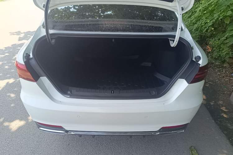 Used Geely Auto Binray 2020 1.4T CVT Asian Games Edition Trunk