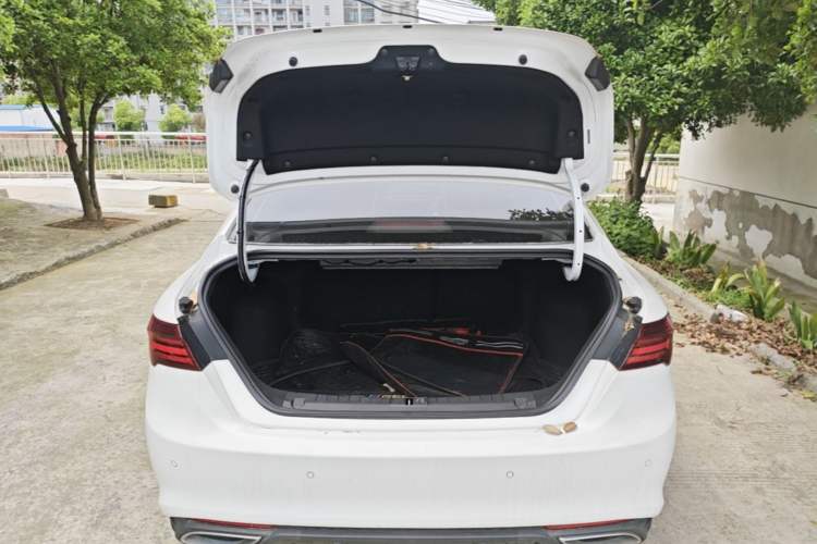 Used Geely Auto Binray 2020 200T DCT Comfort Edition Trunk