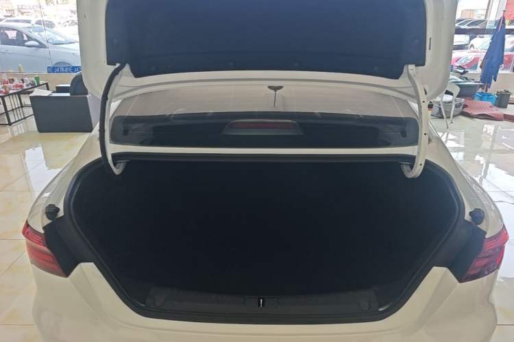 Used Geely Auto Binray 2020 200T Manual Comfort Version Trunk