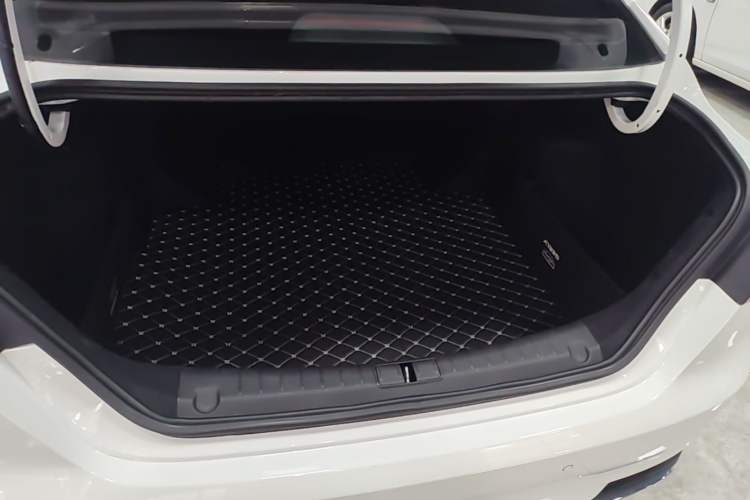 Used Geely Auto Binray 2020 1.4T CVT Asian Games Edition Trunk