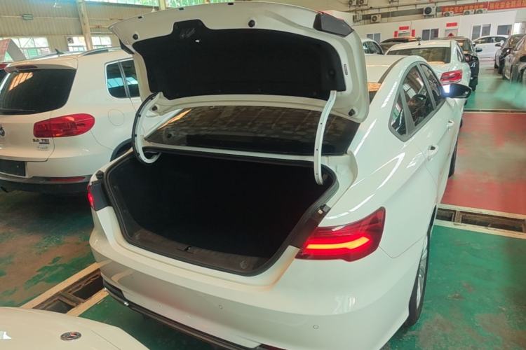 Used Geely Auto Binray 2020 200T DCT Comfort Version Trunk
