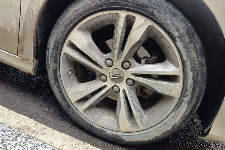 Used Geely Auto Binray 2020 Revised 1.4T CVT Asian Games Edition Right Front Wheel Hub