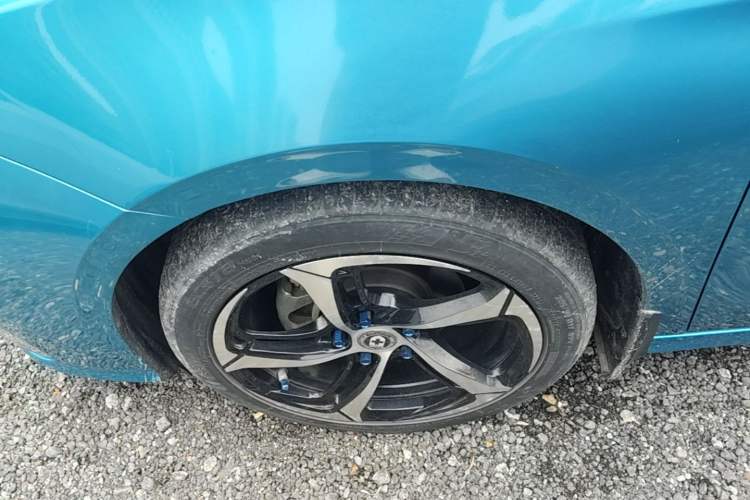 Used Geely Auto Binray 2021 1.4T CVT Asian Games Edition Left Front Wheel Hub