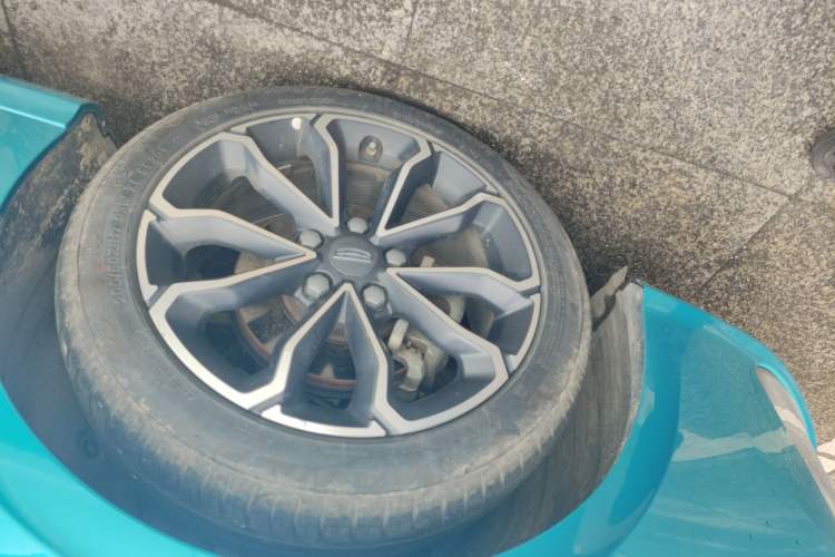 Used Geely Auto Binray 2021 1.4T CVT Asian Games Edition Left Front Wheel Hub
