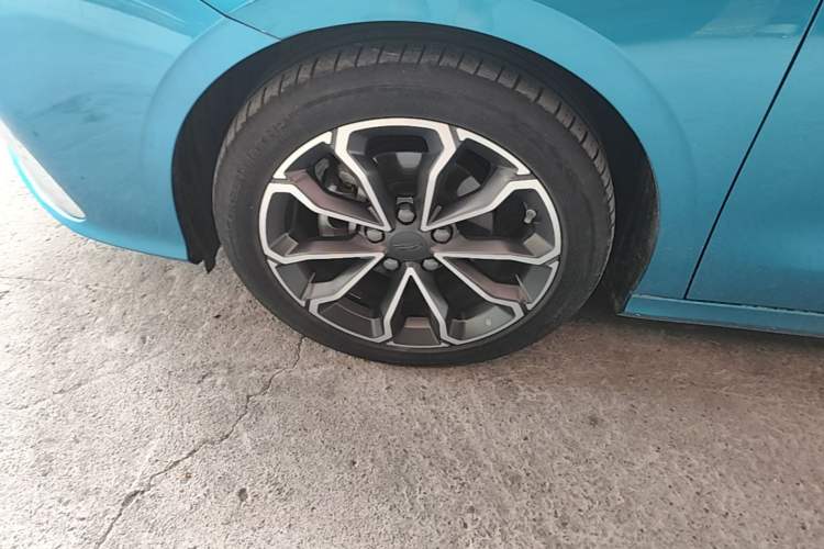 Used Geely Auto Binray 2021 1.4T CVT Asian Games Edition Left Front Wheel Hub