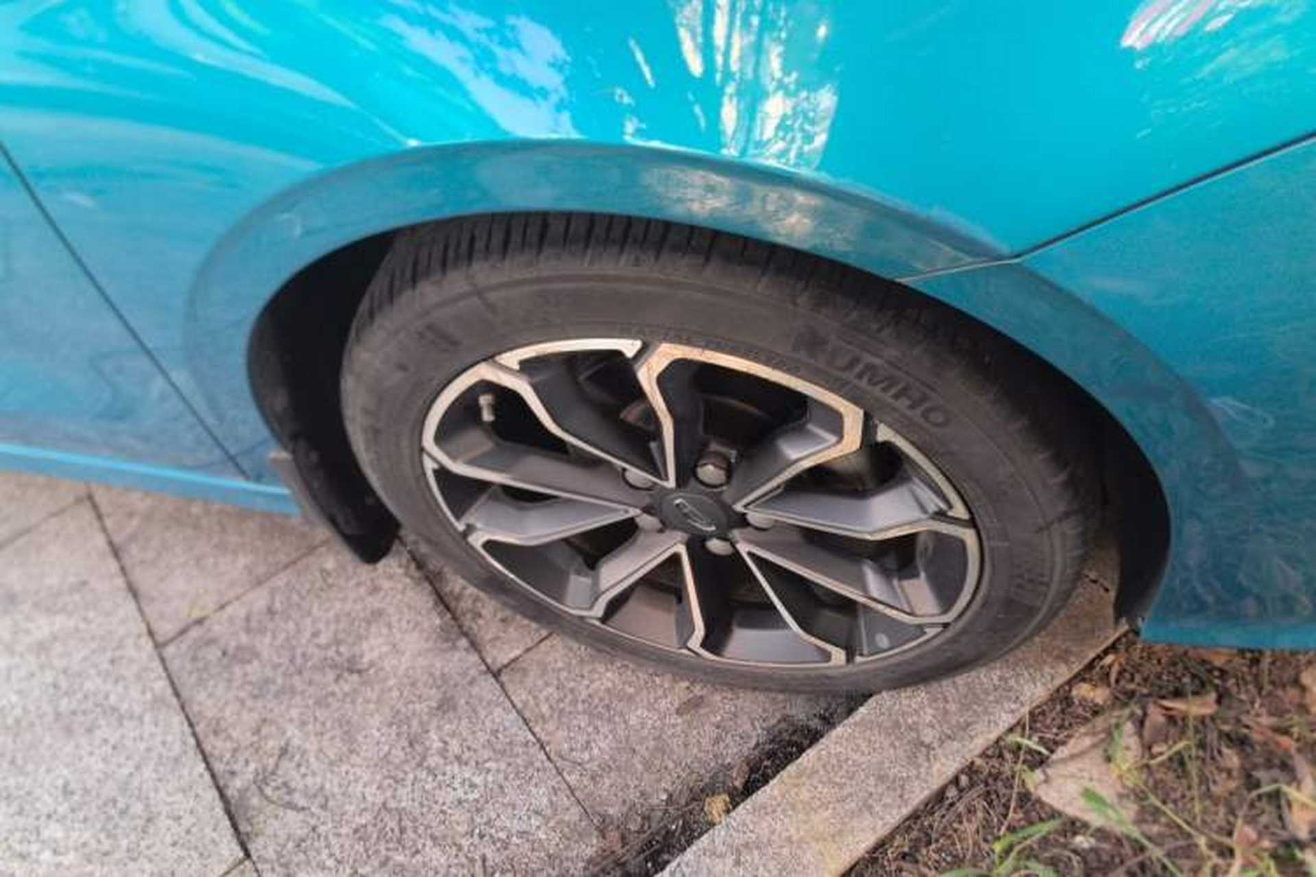 Used Geely Auto Binray 2021 1.4T CVT Asian Games Edition Right Front Wheel Hub